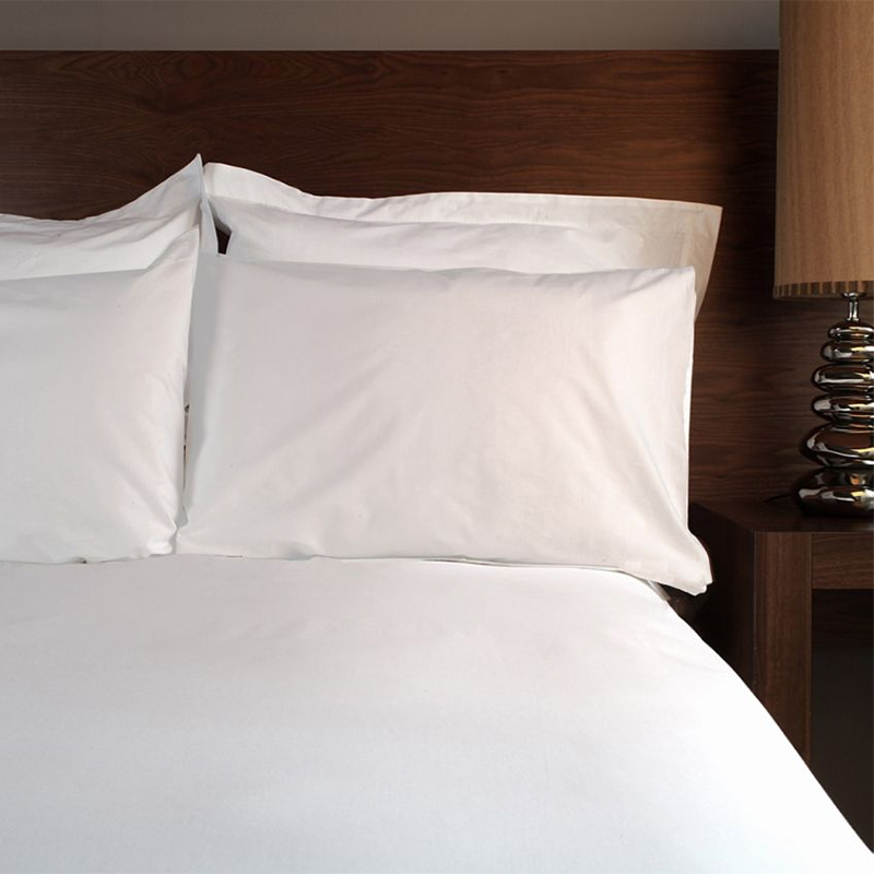 50 bavlny 50 polyesterová zmes 200 t percale Plain Weave Bedding for Hotel
